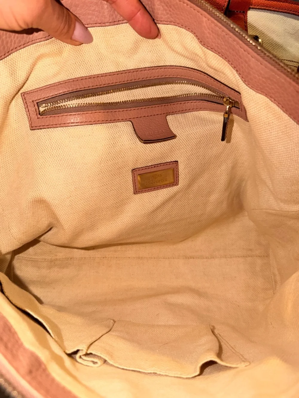 Gucci Blush Pink Pebbled Leather Tote with Tassel - Picture 9 of 10